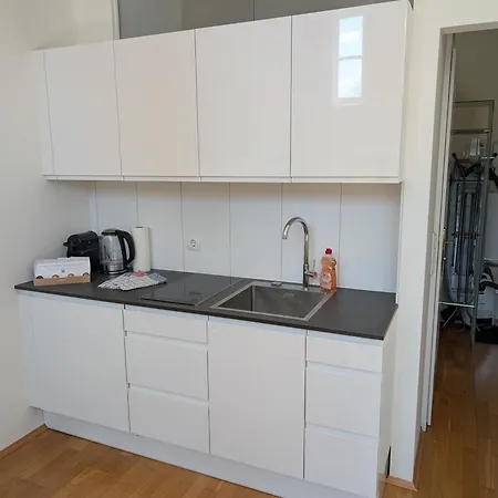 Lejlighed Beautiful For 2 People With Parking Steyr